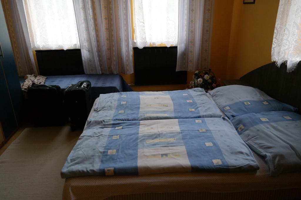 Kisecset-Vendeghaz Hotel Bilik gambar